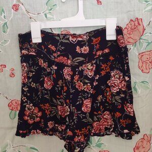 American Eagle Outfitters Shorts in a Size S